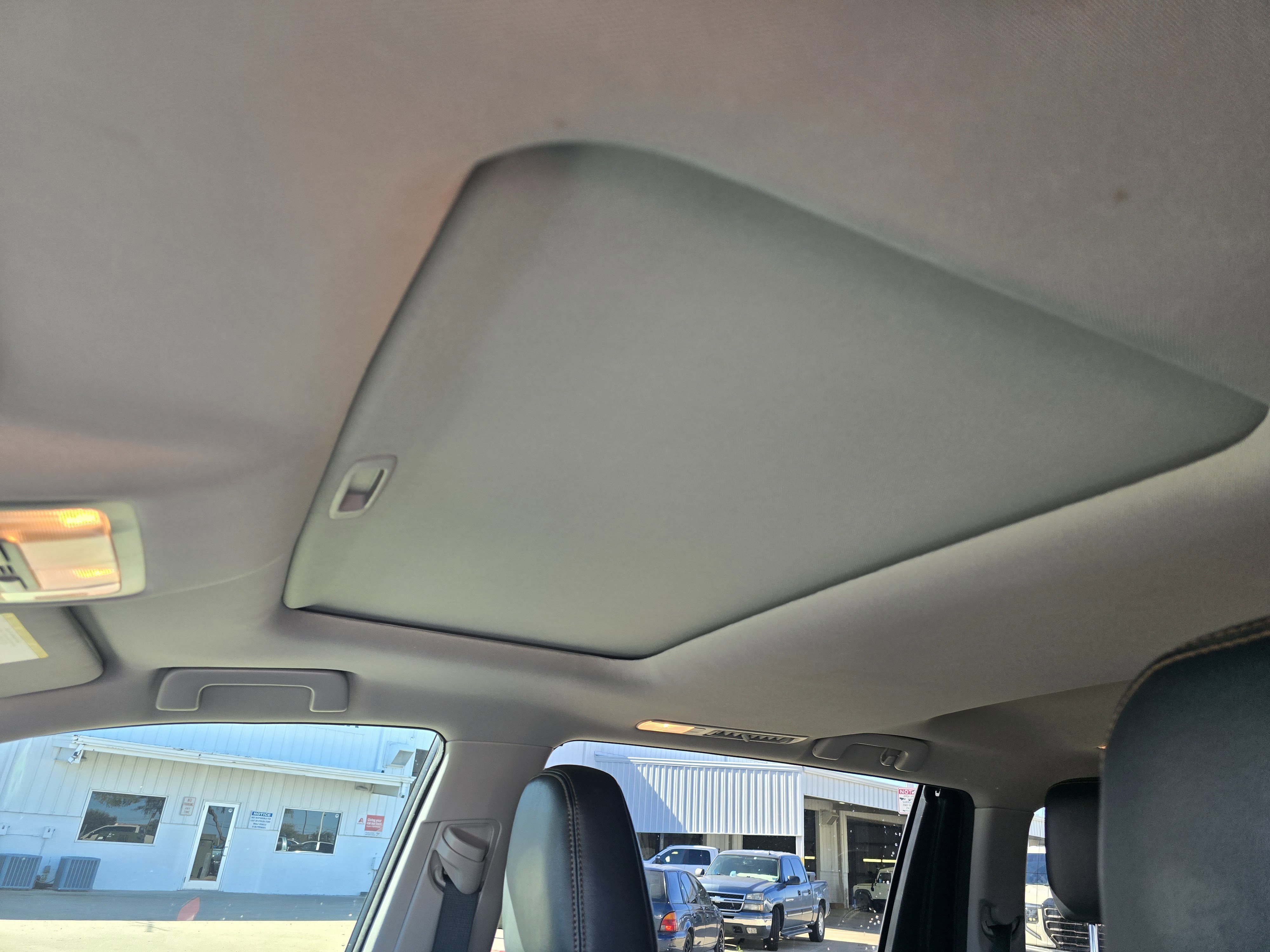 Used 2018 Toyota Highlander XLE image 16