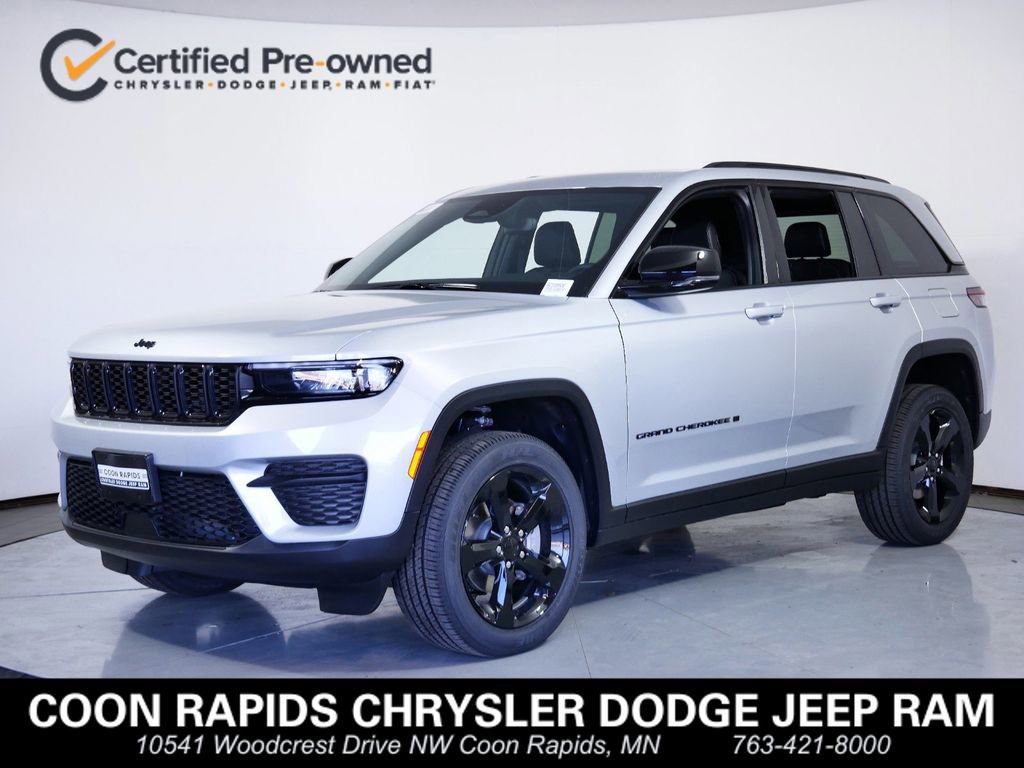 Used 2024 Jeep Grand Cherokee Altitude image 1