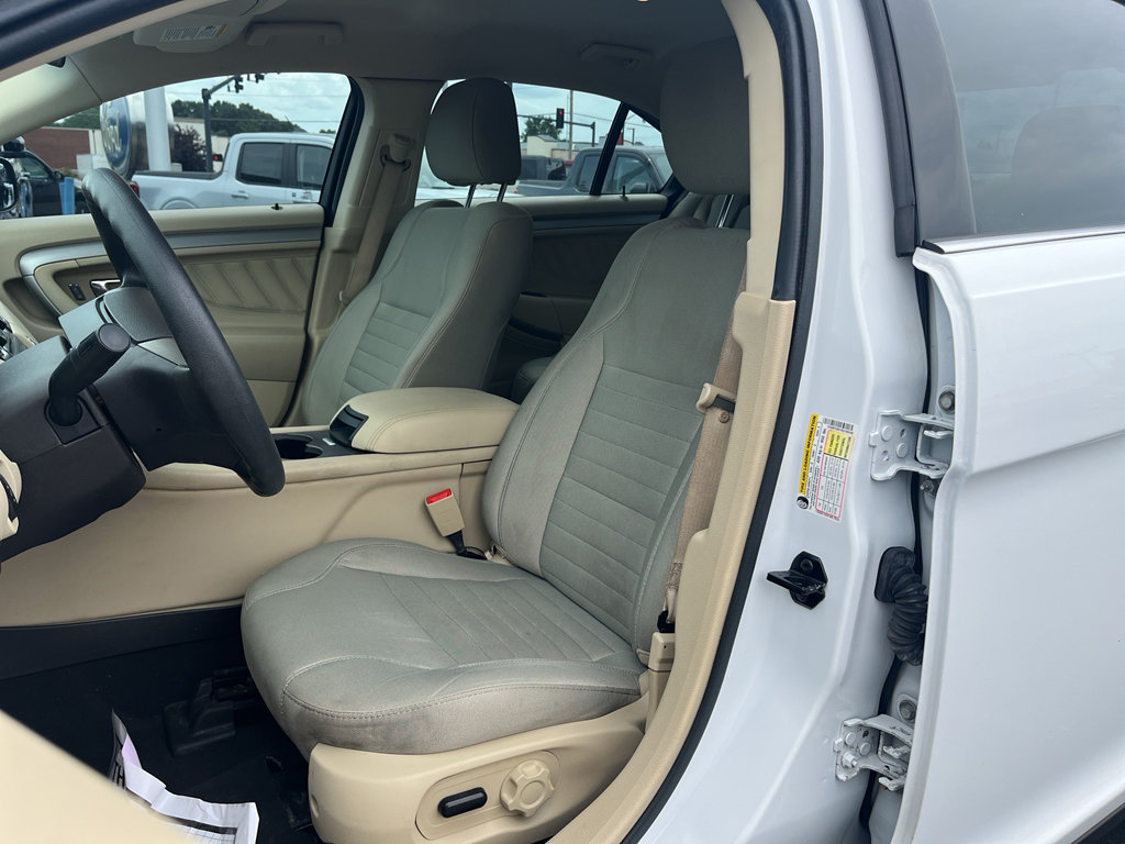 Used 2019 Ford Taurus SE FWD image 16