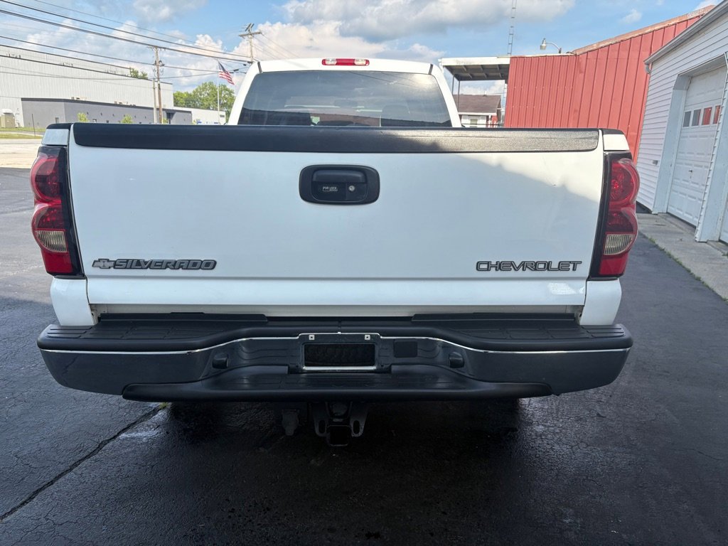 Used 2005 Chevrolet Silverado 2500 LS w/ Heavy-Duty Power Package image 2