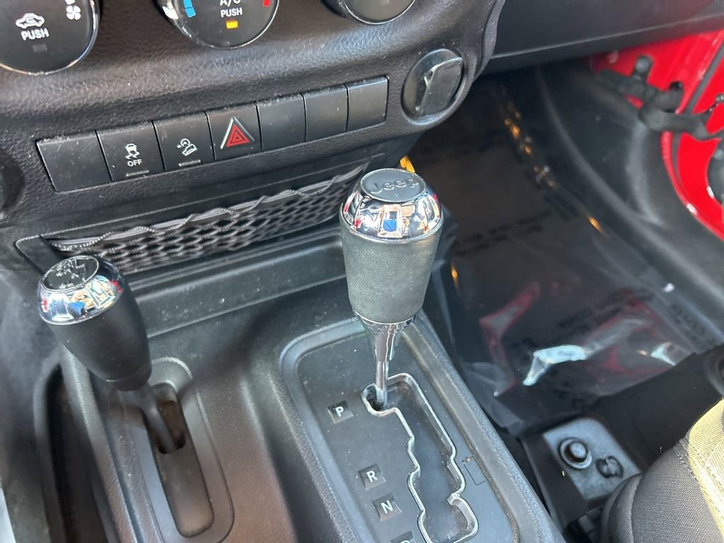 Used 2014 Jeep Wrangler Unlimited Sport w/ Connectivity Group image 13