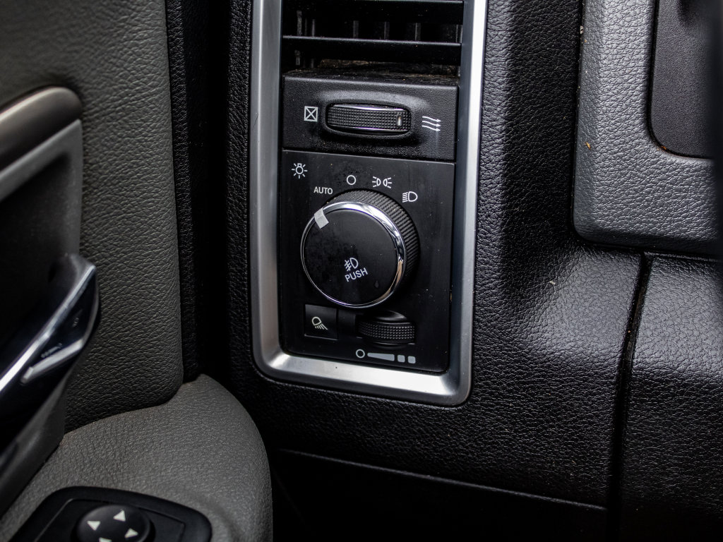Used 2016 RAM 1500 Big Horn image 31