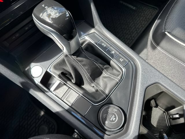 Certified 2022 Volkswagen Tiguan SEL R-Line AWD/4WD image 30