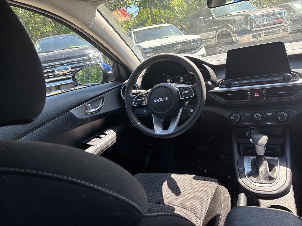 Used 2023 Kia Forte LXS FWD image 9