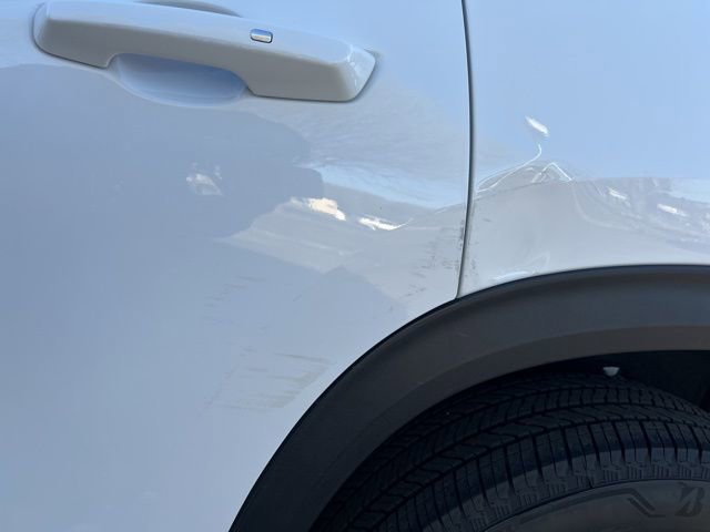Used 2025 GMC Acadia Elevation AWD/4WD image 24
