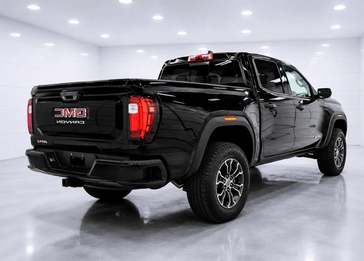 Used 2024 GMC Canyon AT4 AWD/4WD image 5