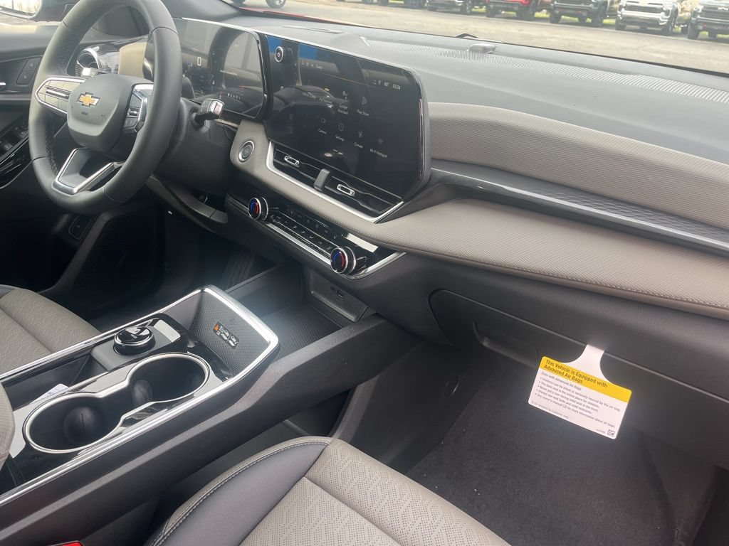 New 2026 Chevrolet Equinox LT w/ Convenience Package II FWD image 33