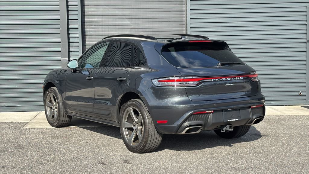 Certified 2023 Porsche Macan image 3