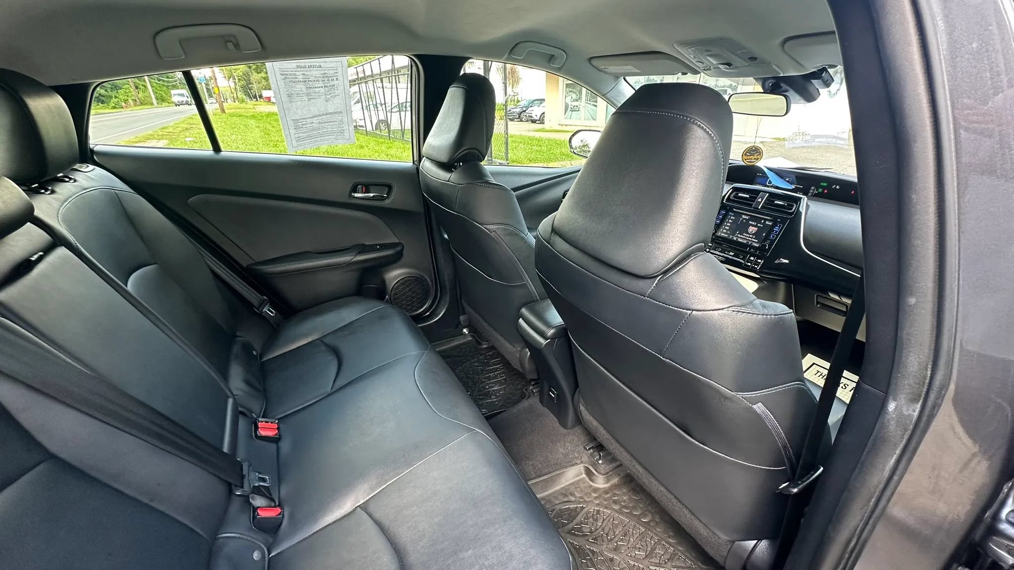 Used 2017 Toyota Prius Three Touring FWD image 25