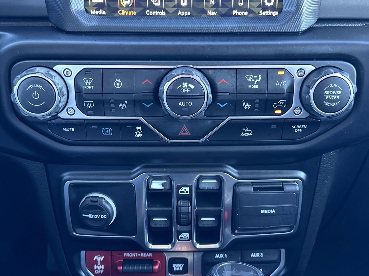 Used 2022 Jeep Wrangler Unlimited Rubicon 4xe w/ Cold Weather Group image 7