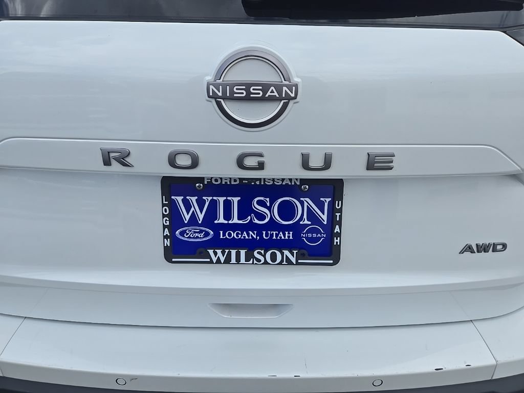 Used 2025 Nissan Rogue SV AWD/4WD image 40