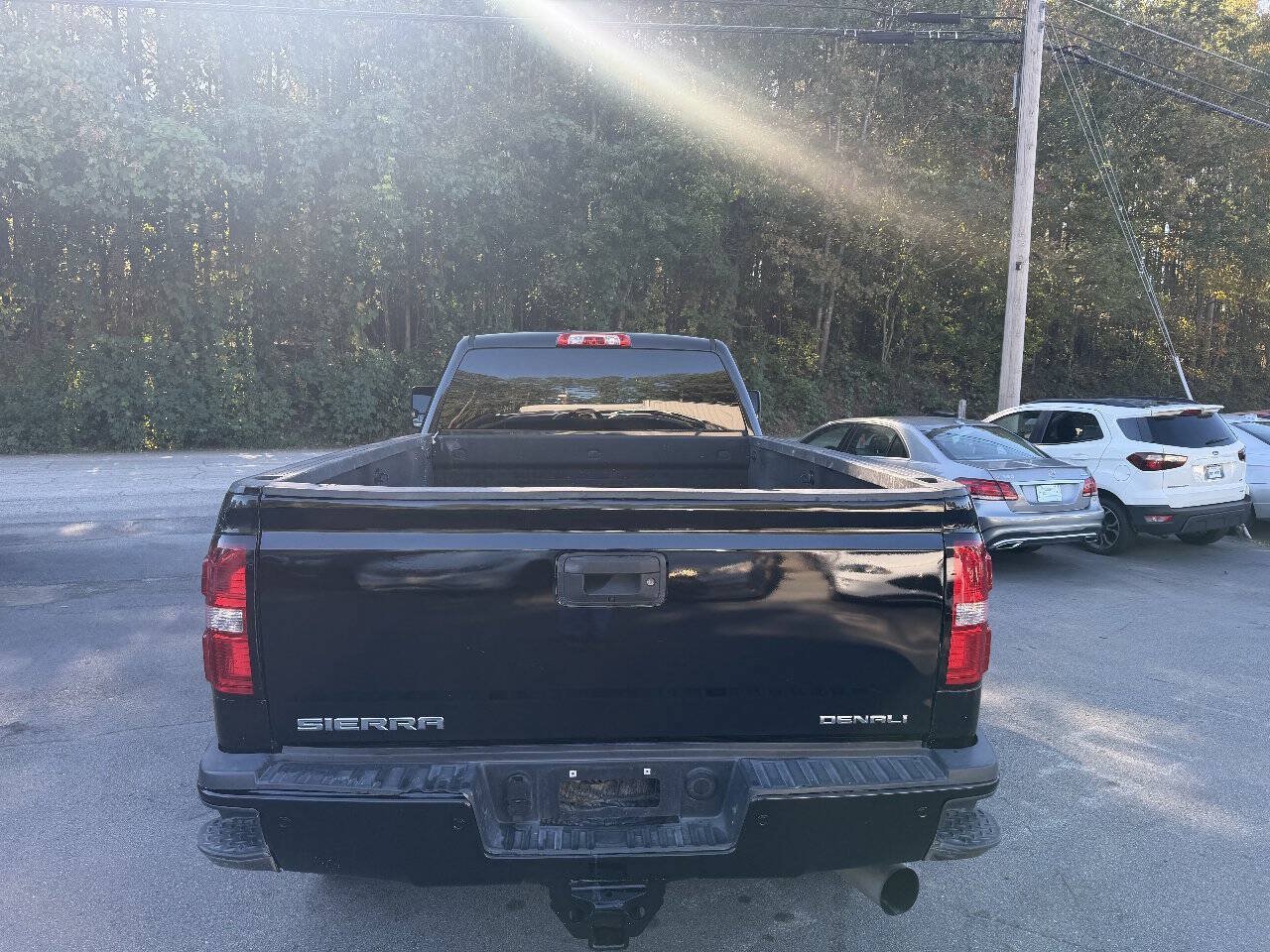 Used 2017 GMC Sierra 3500 Denali w/ Duramax Plus Package AWD/4WD image 6