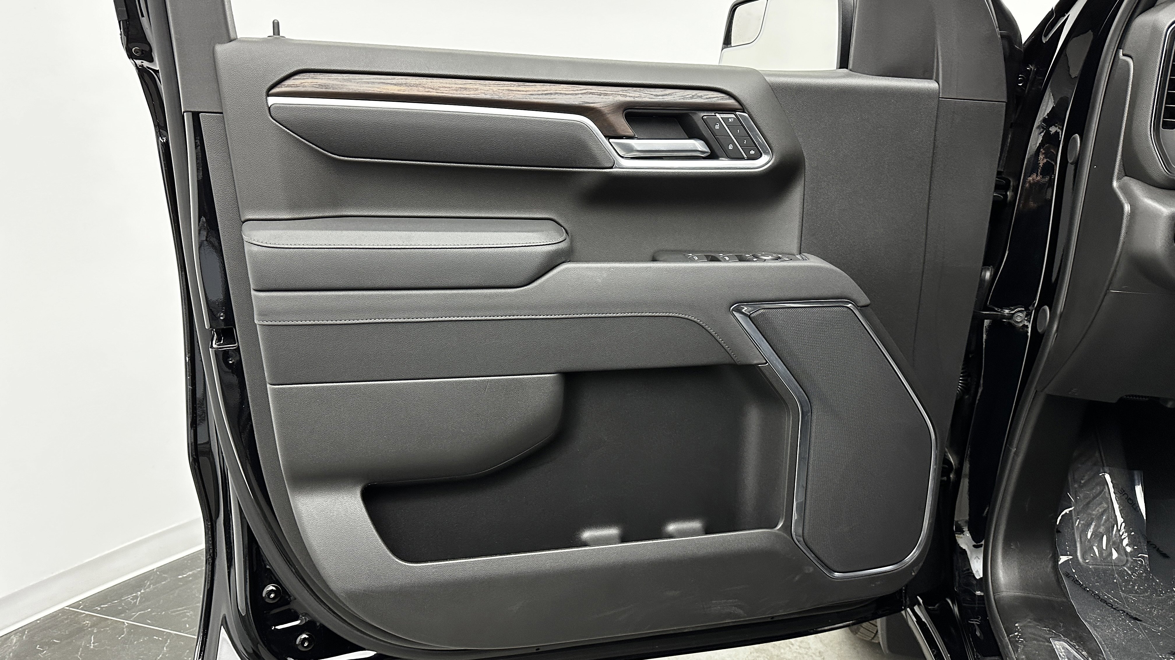 Used 2026 GMC Sierra 1500 SLT image 11