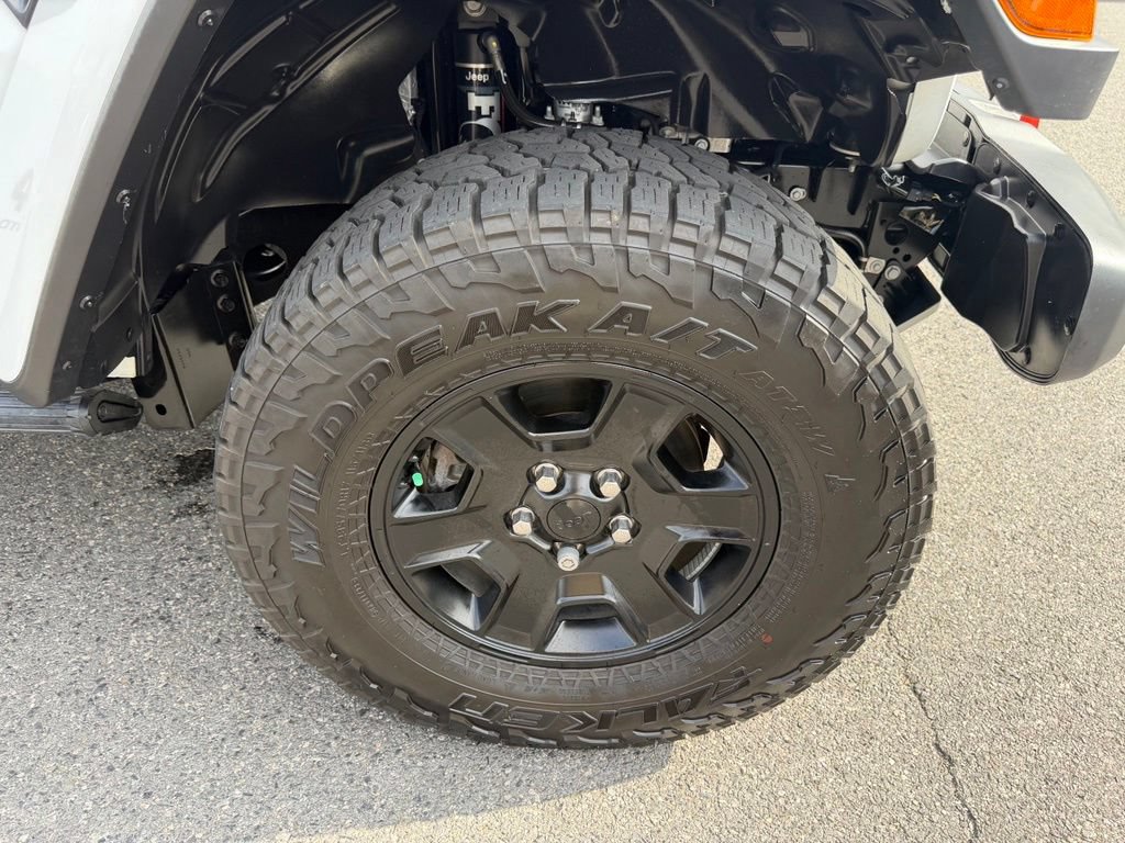 Used 2023 Jeep Gladiator Mojave w/ Safety Group AWD/4WD image 17