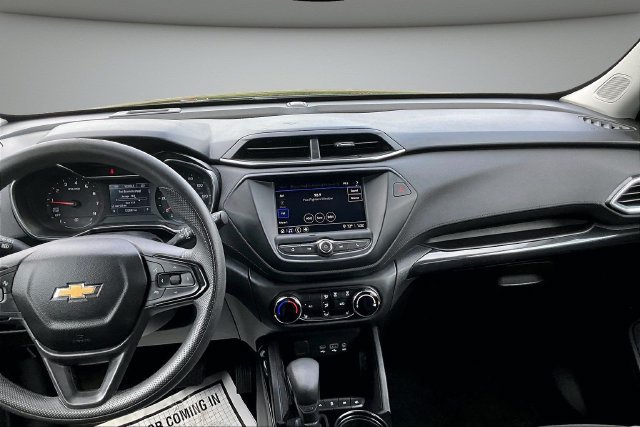 Used 2022 Chevrolet TrailBlazer LT FWD image 9