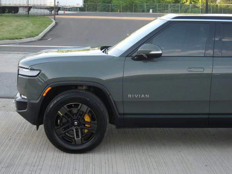 Used 2023 Rivian R1S Launch Edition AWD/4WD image 7