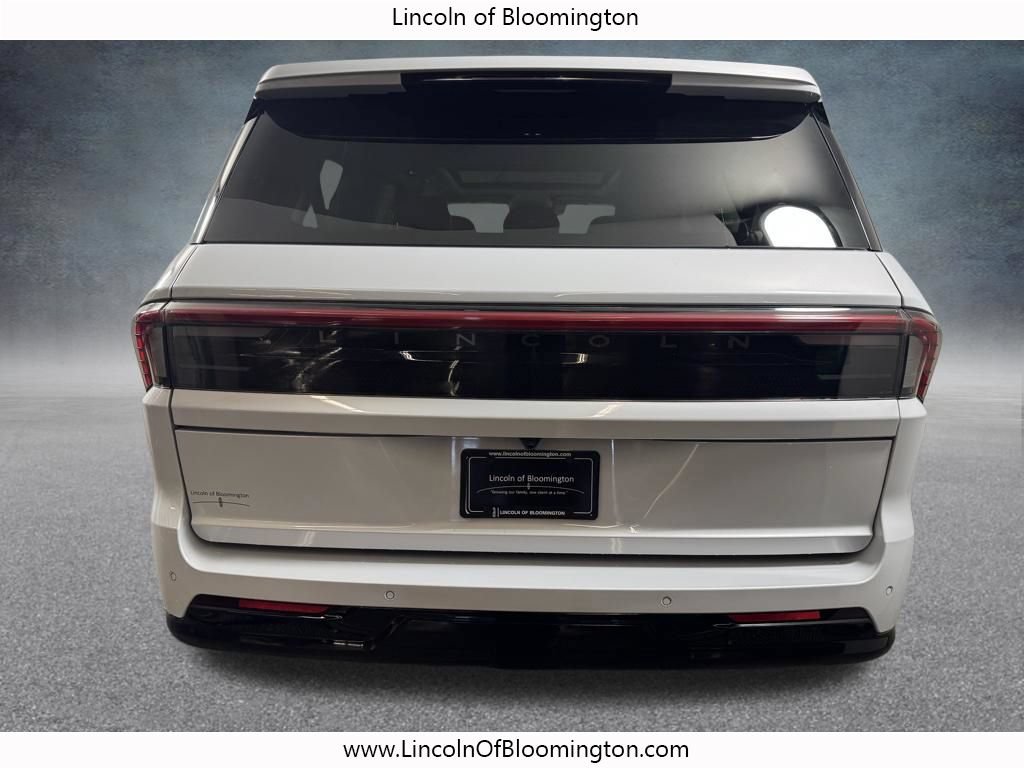 Certified 2025 Lincoln Navigator L Reserve AWD/4WD image 7
