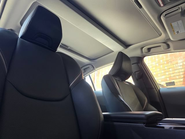 Used 2024 Toyota Prius XLE FWD image 18