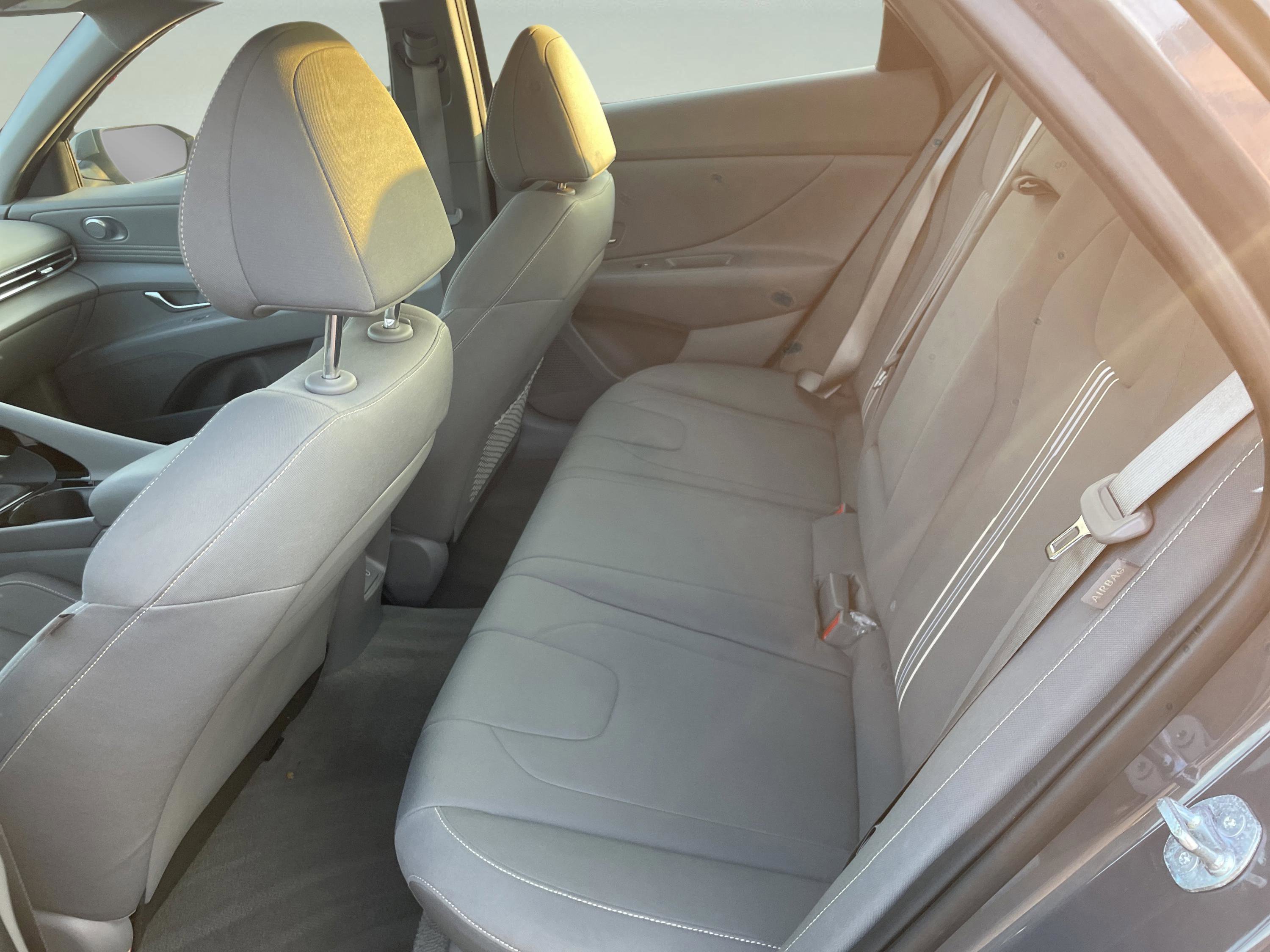 Used 2025 Hyundai Elantra SEL image 12