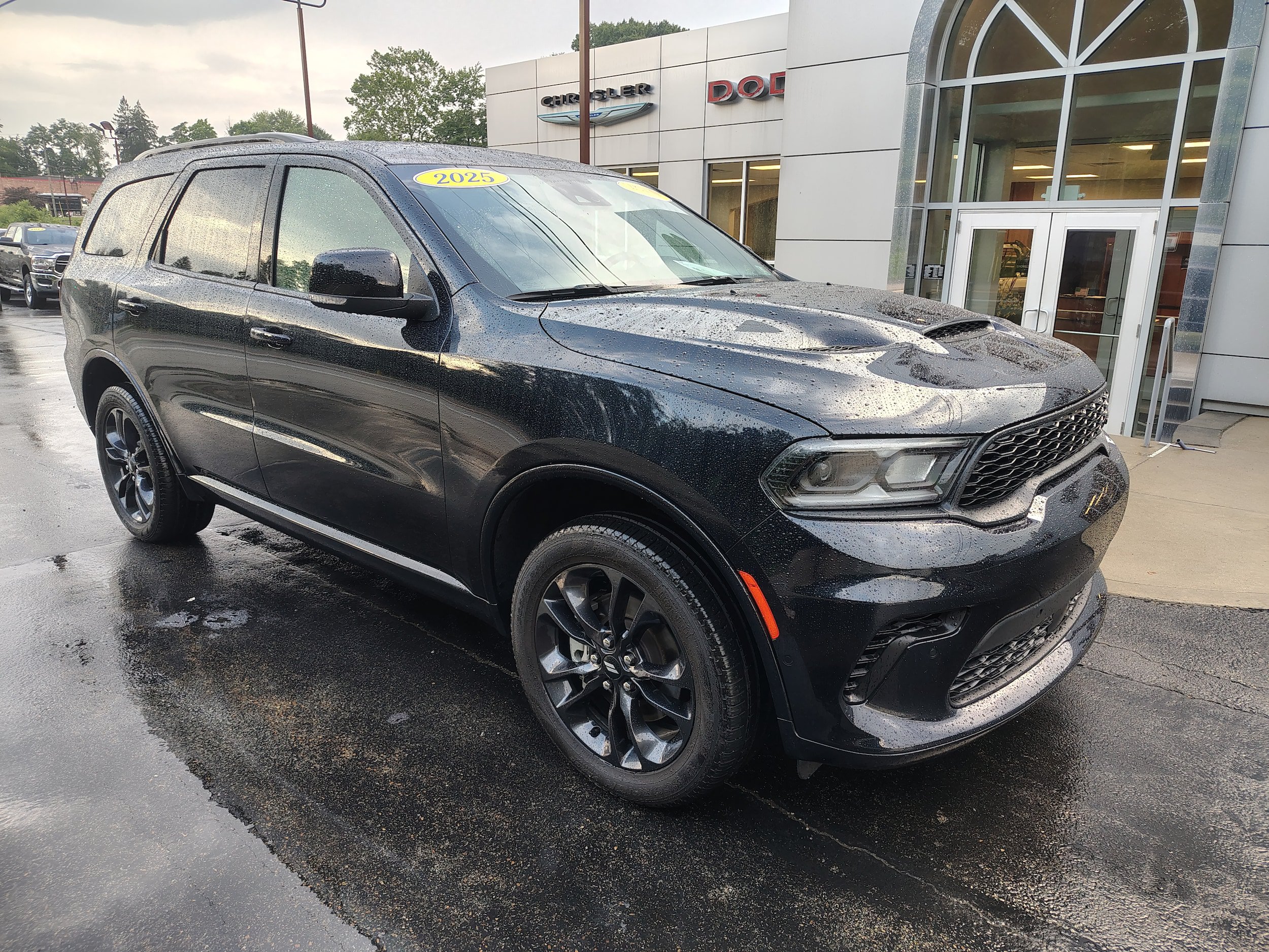 Certified 2025 Dodge Durango GT AWD/4WD image 2