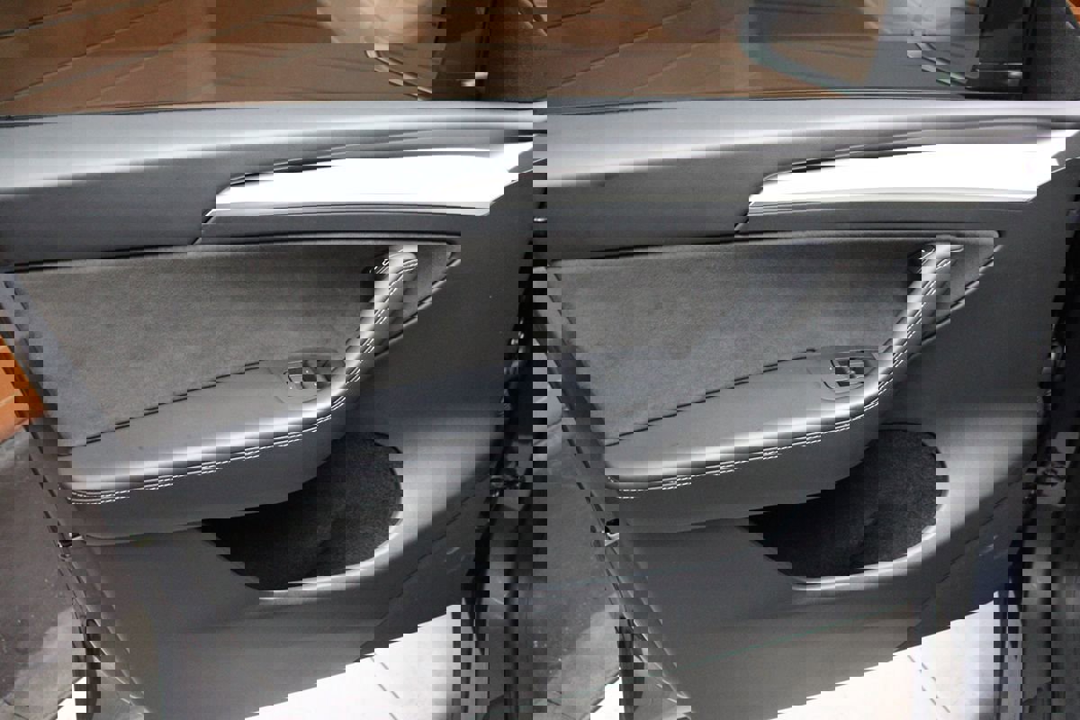 Used 2023 Tesla Model Y Long Range image 23