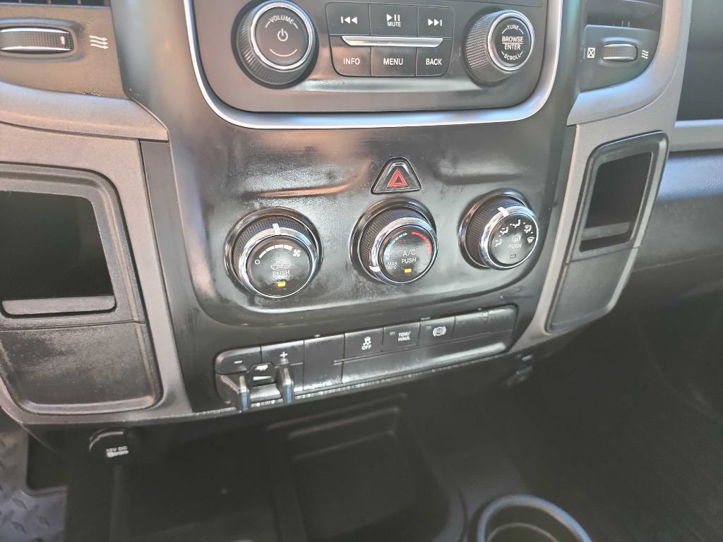 Used 2018 RAM 3500 Tradesman w/ Chrome Appearance Group AWD/4WD image 25