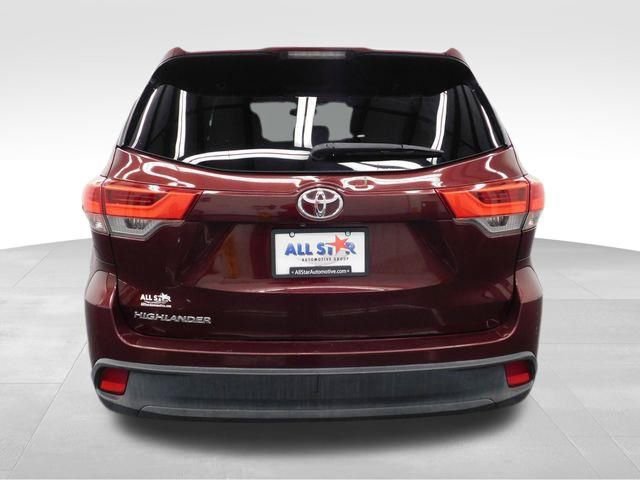 Used 2017 Toyota Highlander LE image 7