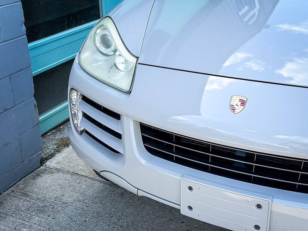 Used 2010 Porsche Cayenne AWD/4WD image 7