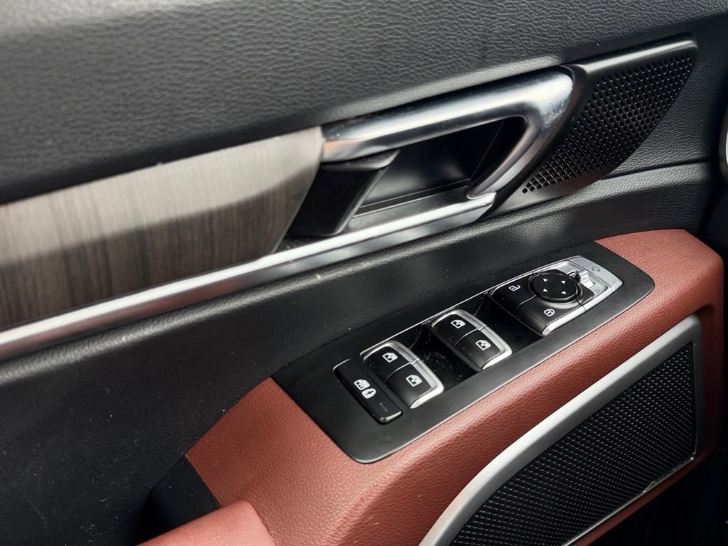 Used 2023 Kia Telluride EX w/ EX Captain's Chair Package image 20