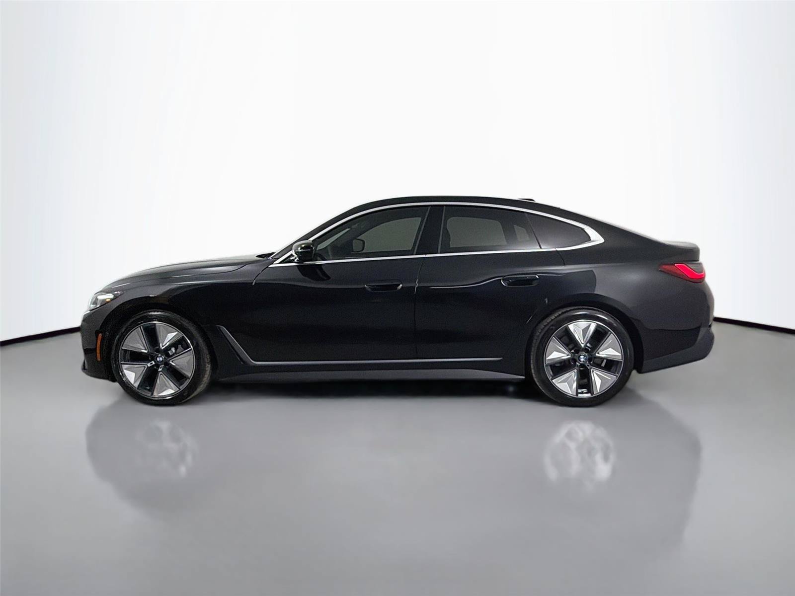 New 2026 BMW i4 xDrive40i AWD/4WD image 16