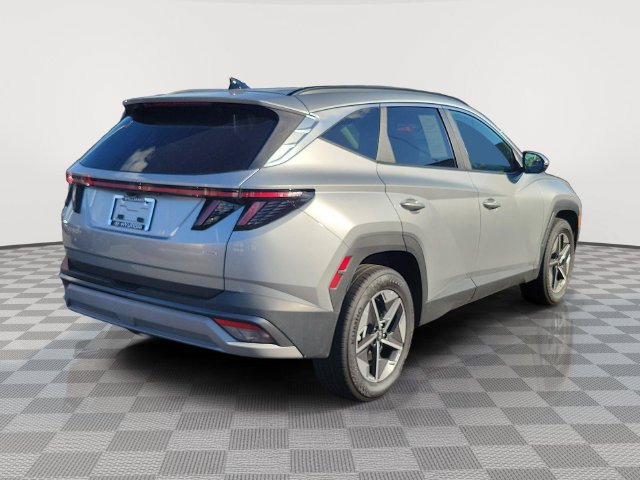 Certified 2025 Hyundai Tucson SEL AWD/4WD image 4