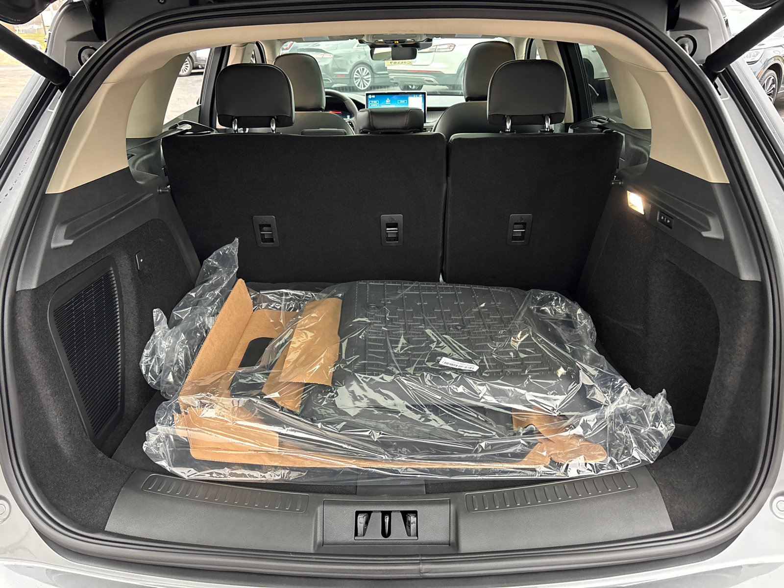 New 2026 Lincoln Corsair Premiere image 9