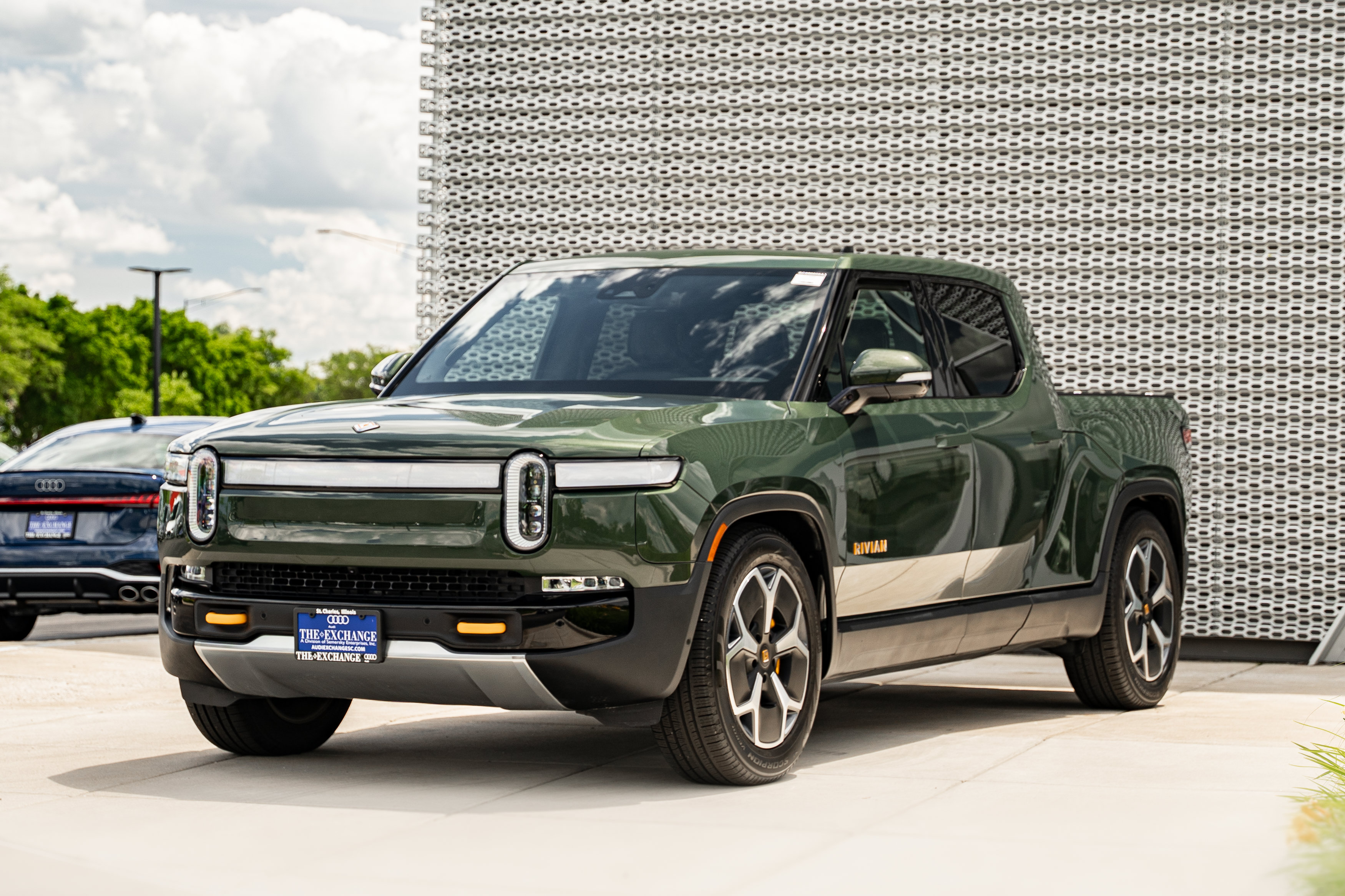 Used 2022 Rivian R1T Adventure AWD/4WD image 7