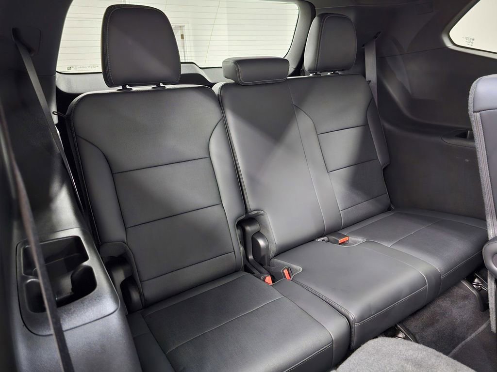 Used 2025 Buick Enclave Preferred image 21