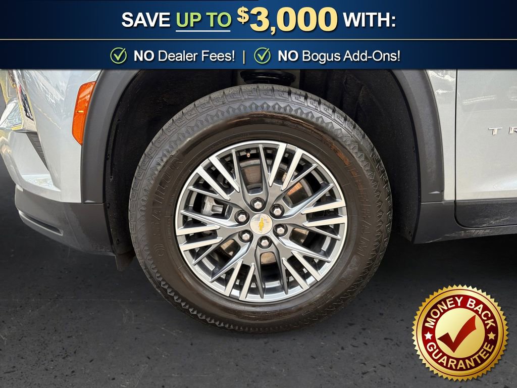 Used 2024 Chevrolet Traverse LT image 13