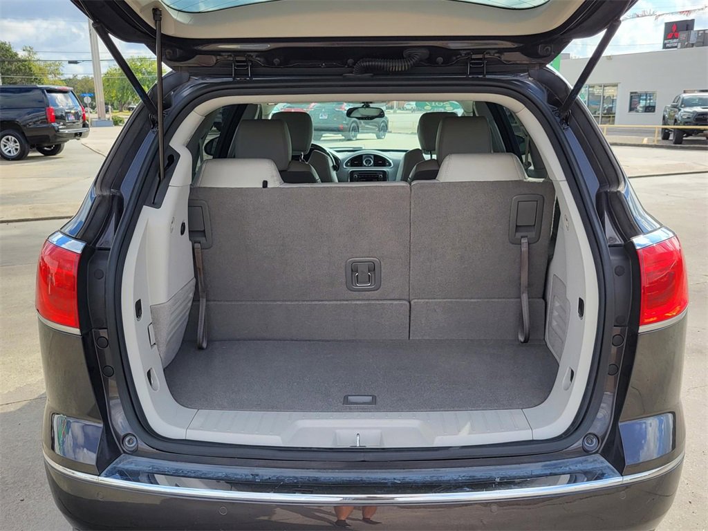 Used 2017 Buick Enclave Leather image 12