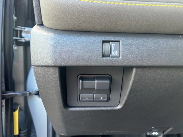 Used 2024 Chevrolet Colorado ZR2 w/ ZR2 Convenience Package III AWD/4WD image 25