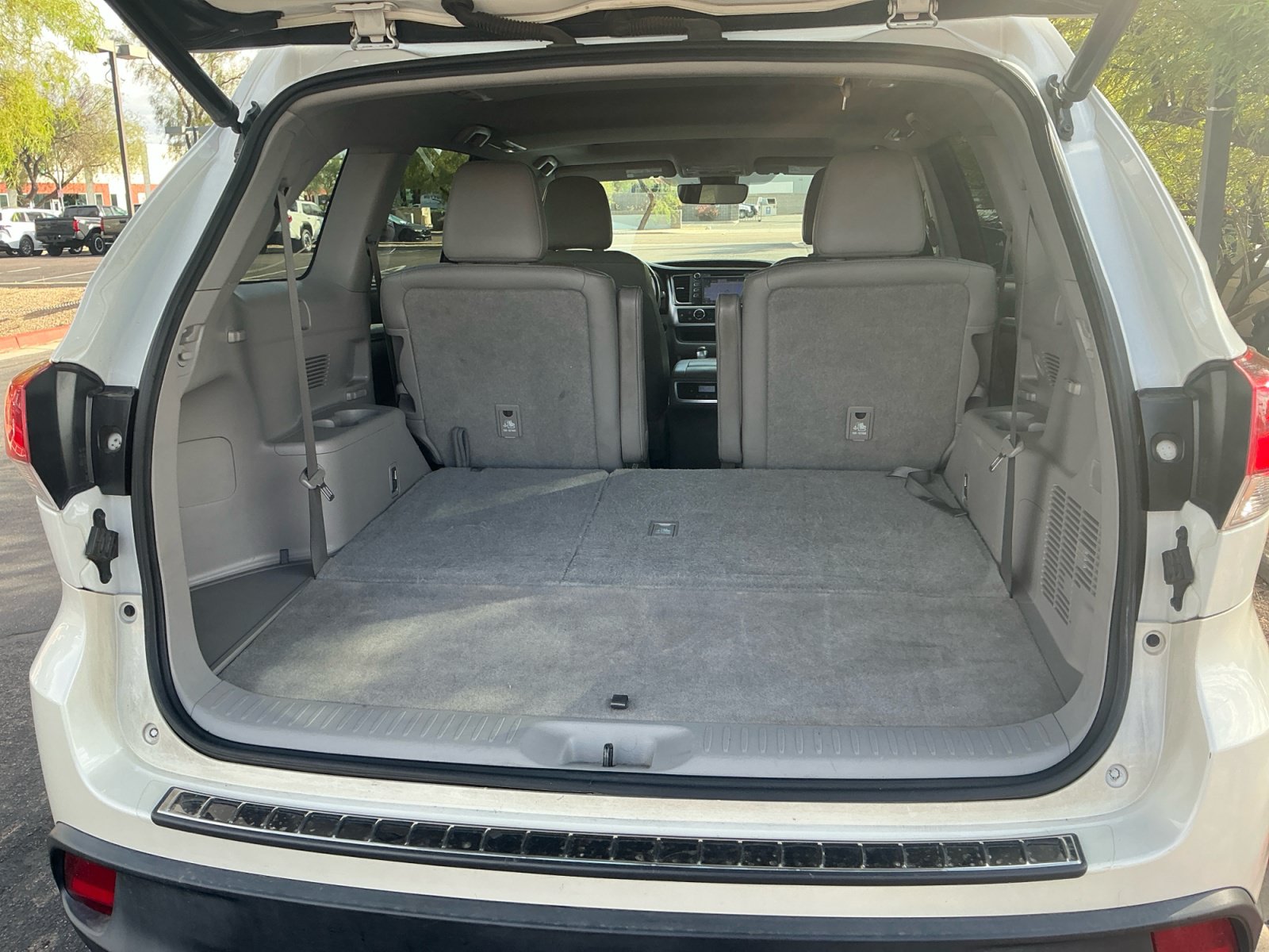 Used 2017 Toyota Highlander XLE AWD/4WD image 34