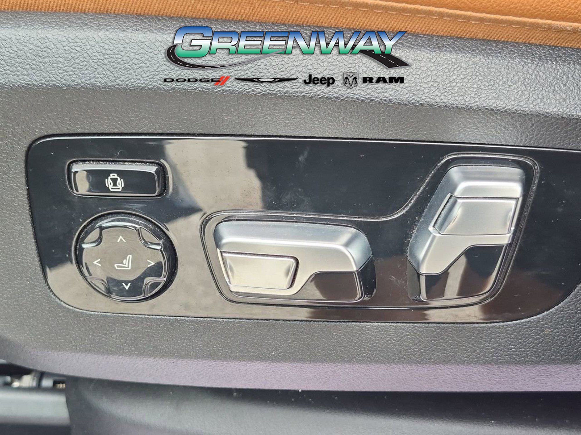 Used 2019 BMW X5 xDrive50i w/ M Sport Package AWD/4WD image 14