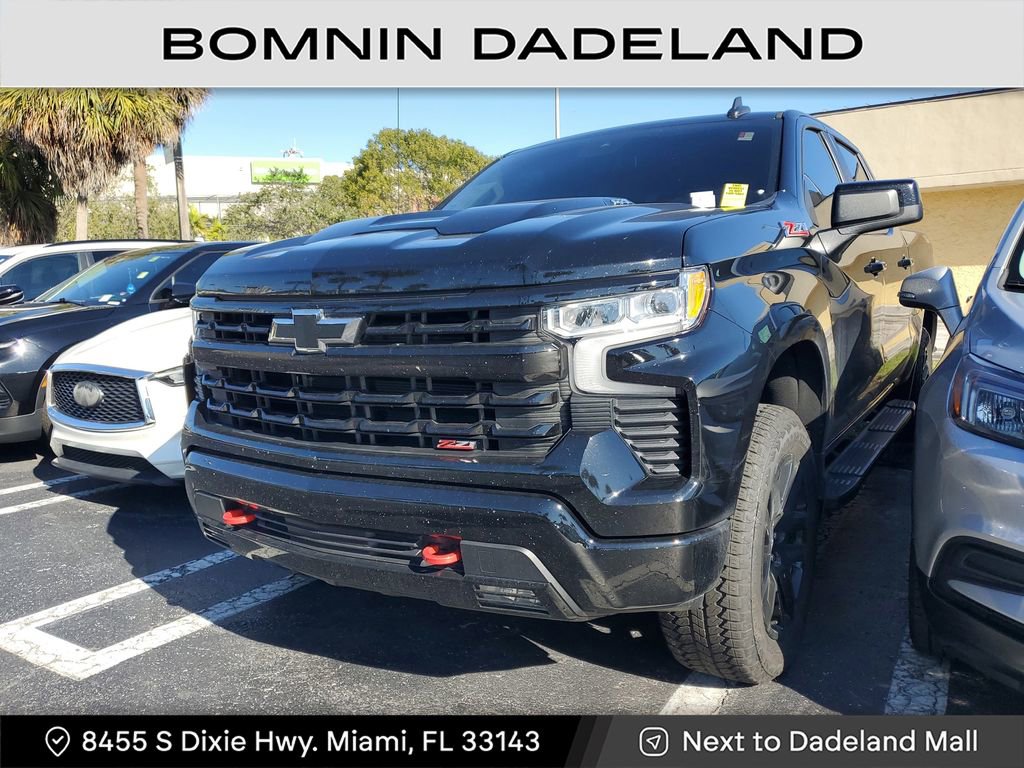 Used 2025 Chevrolet Silverado 1500 LT Trail Boss w/ Convenience Package II image 3