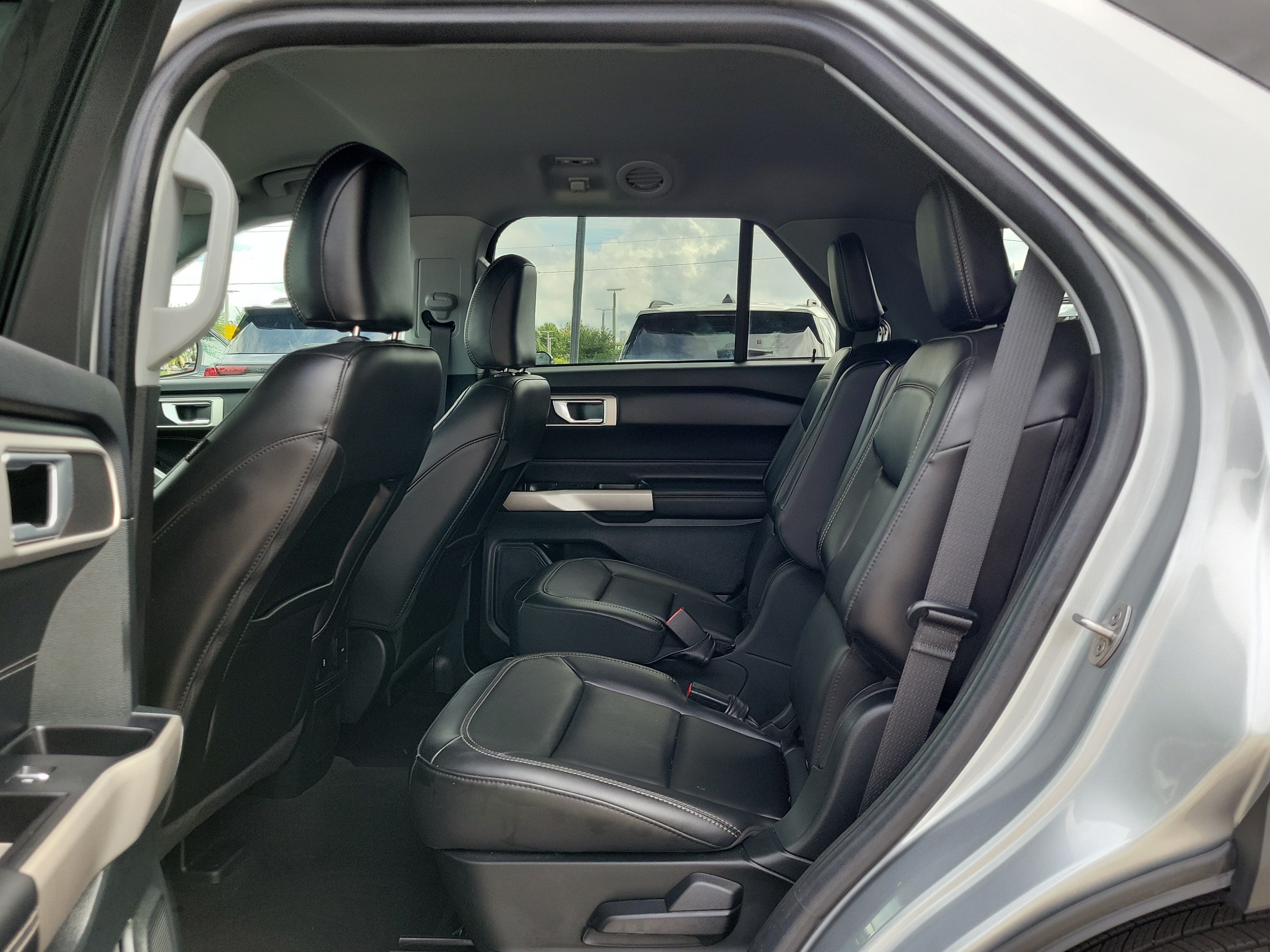 Certified 2023 Ford Explorer XLT w/ Equipment Group 202A RWD image 13