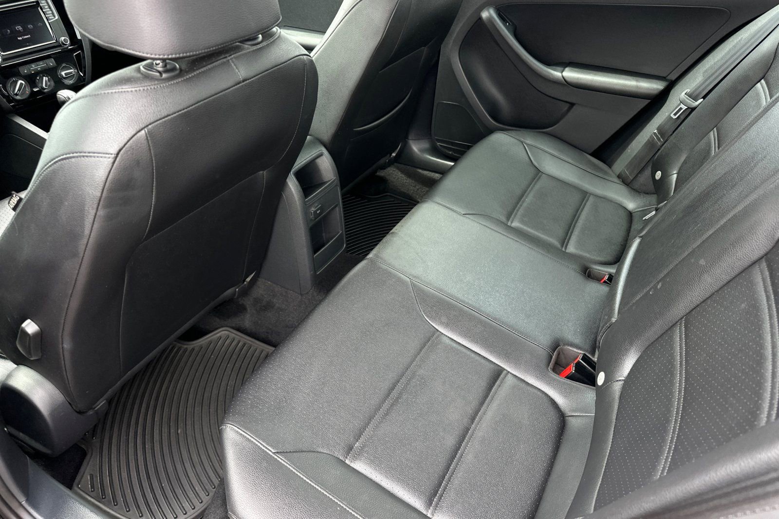 Used 2018 Volkswagen Jetta Sport FWD image 14