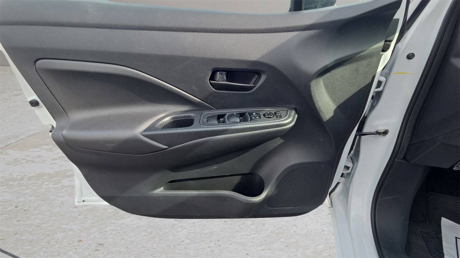 Used 2025 Nissan Versa S w/ S Plus Package image 24