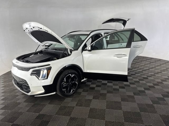 Certified 2023 Kia Niro Wave FWD image 12
