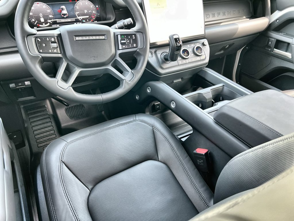 New 2026 Land Rover Defender 110 X-Dynamic SE AWD/4WD image 13