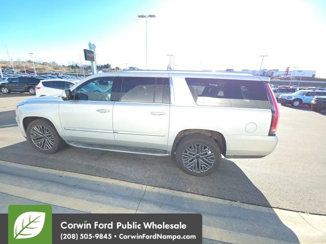 Used 2016 Cadillac Escalade ESV 4WD image 15