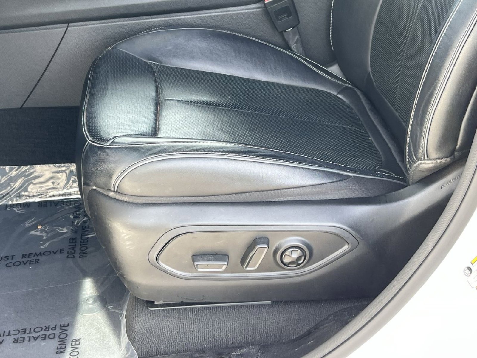 Used 2023 Jeep Grand Cherokee Overland image 15