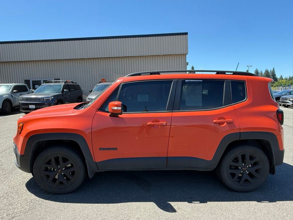 Used 2018 Jeep Renegade Altitude w/ UConnect 8.4 Nav Group AWD/4WD image 5