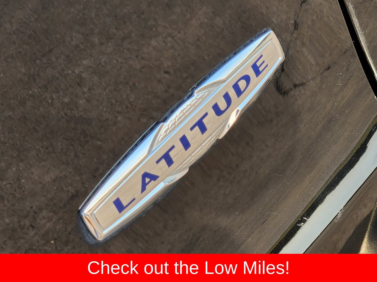 Used 2019 Jeep Cherokee Latitude w/ Popular Appearance Group FWD image 19