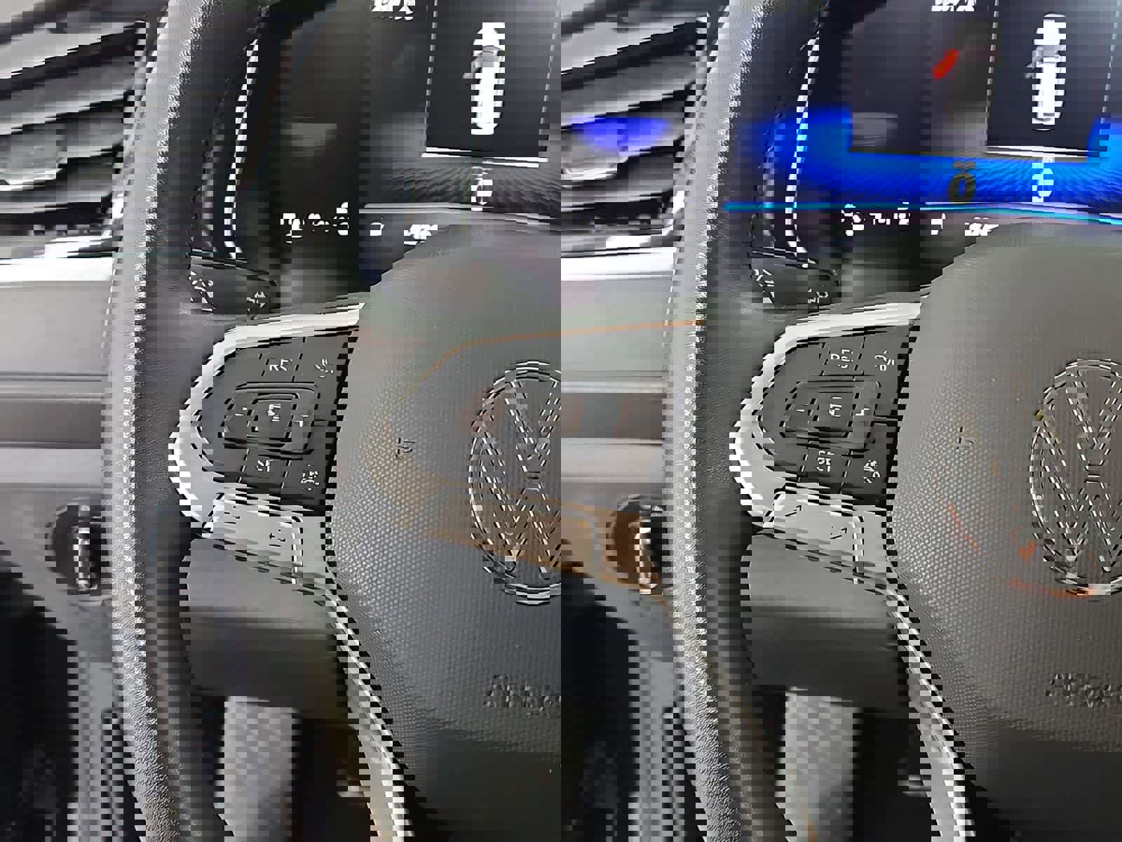 Certified 2024 Volkswagen Jetta SE image 23